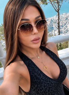 Juliana K - Transsexual escort in Beirut Photo 12 of 16