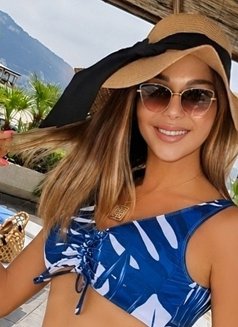 Juliana K - Transsexual escort in Beirut Photo 17 of 19