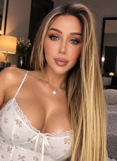 Juliana K - Transsexual escort in Beirut Photo 23 of 23
