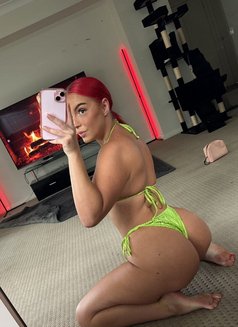 Juliane - escort in Berlin Photo 5 of 5