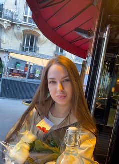 Julianna - puta in Beirut Photo 5 of 20