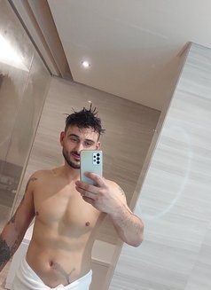 Juliano Massage - Male escort in Reykjavík Photo 9 of 10