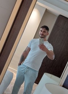 Juliano Massage - Male escort in Reykjavík Photo 7 of 10