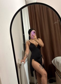 Julide - puta in Riyadh Photo 1 of 6