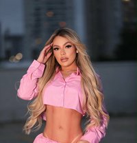 Julie - escort in Dubai Photo 5 of 16