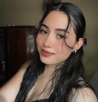 Julie - escort in Muscat