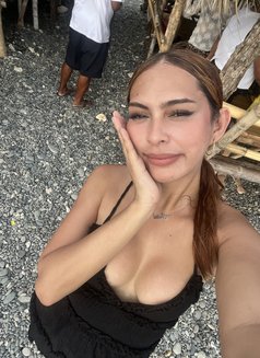 Julie - Transsexual escort in Manila Photo 1 of 3