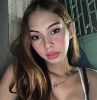 Julie - Transsexual escort in Manila