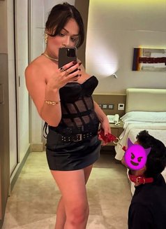 Julie Queen - Acompañantes transexual in Pune Photo 9 of 10
