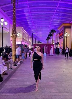 Bella - escort in Doha Photo 2 of 5