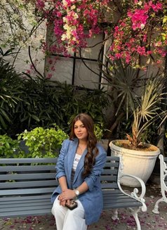 Julie - escort in Pune Photo 9 of 11