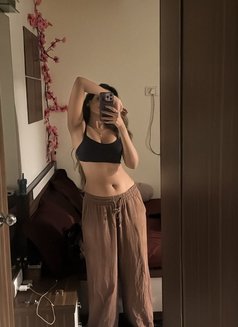 Julie - puta in Pattaya Photo 4 of 4