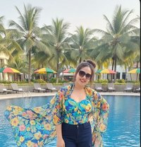 Julie - escort in Gurgaon Photo 3 of 7