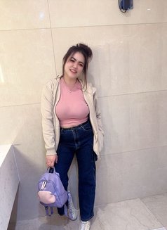 Julie - escort in Gurgaon Photo 4 of 7