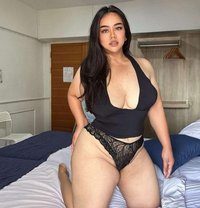 Julie - escort in Muscat