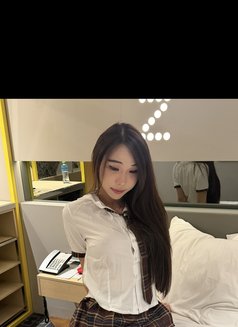 Julie - Acompañantes transexual in Dubai Photo 4 of 9