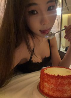 ️Julie - Transsexual escort in Dubai Photo 17 of 19