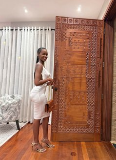 Julie 762.195,683 - puta in Kampala Photo 5 of 5