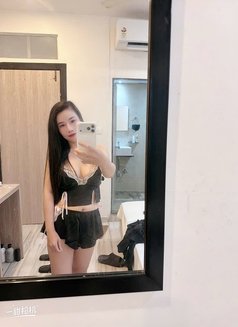 Julie - escort in Mumbai Photo 5 of 6