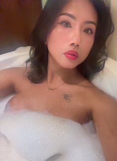 Julie50 - Transsexual escort in New Delhi Photo 4 of 6