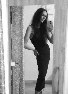 Juliet - Transsexual escort in New Delhi Photo 8 of 9