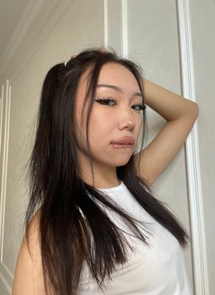 Juliet - puta in Dubai Photo 1 of 10