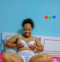 Juliet - escort in Muscat