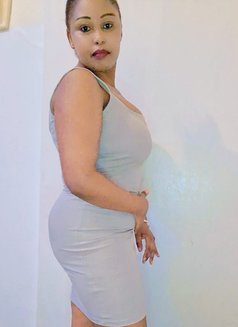 Julii - escort in Madinah Photo 2 of 2