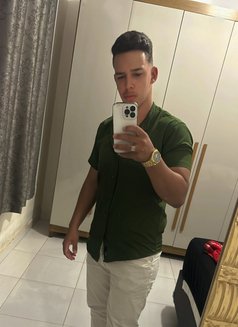 Júlio César - Male escort in London Photo 2 of 4