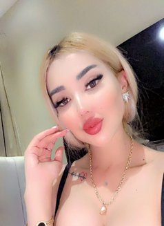 Jully - escort in Jeddah Photo 3 of 6