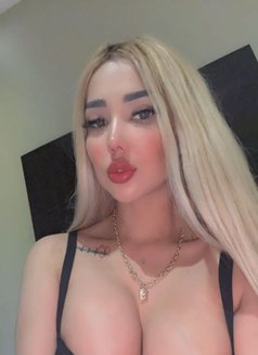 Jully - escort in Jeddah Photo 5 of 6