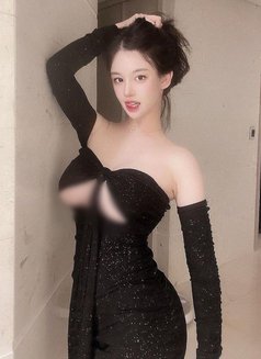 Jully - masseuse in Doha Photo 8 of 9