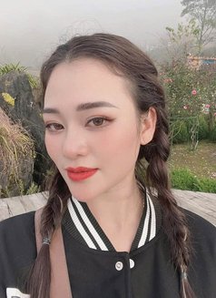 July - escort in Singapore Photo 2 of 9