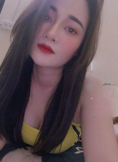 July - escort in Singapore Photo 7 of 9