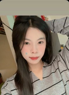 July - escort in Dubai Photo 5 of 8