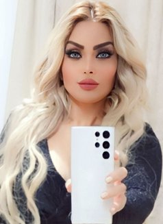 Julya - puta in Dubai Photo 1 of 3