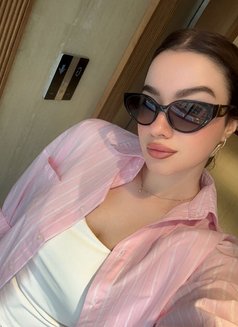 Jumana - puta in Abu Dhabi Photo 5 of 5