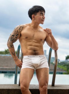 June Escort - Male escort in Dubai Photo 5 of 11