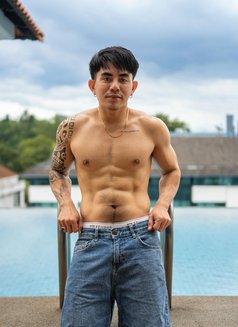 June Escort - Male escort in Dubai Photo 7 of 11