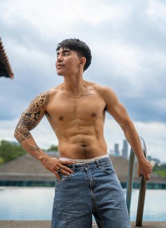 June Escort - Male escort in Dubai Photo 8 of 11