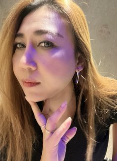 June - escort in Gurgaon Photo 1 of 2