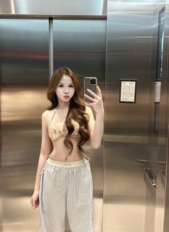 June - Transsexual escort in Pattaya Photo 2 of 6