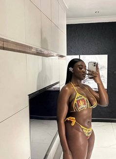 June - puta in Erbil Photo 3 of 5