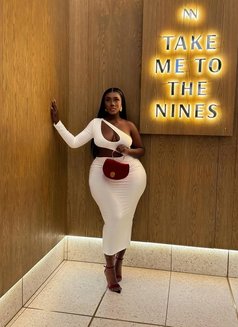 June - puta in Erbil Photo 4 of 5