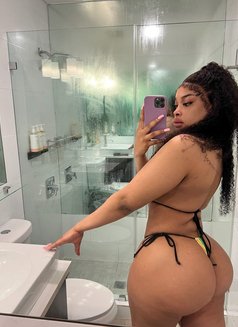 June - escort in Dubai Photo 8 of 10