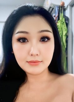 June - Transsexual escort in Bangkok Photo 6 of 6