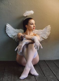 Junia - escort in Dubai Photo 6 of 6