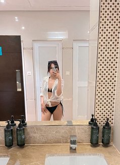 Junie - puta in Al Manama Photo 2 of 5