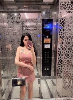 Junie - puta in Al Manama Photo 4 of 5