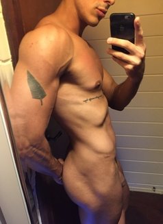 Junior Tantra - gay massage lisbon - masseur in Lisbon Photo 10 of 12